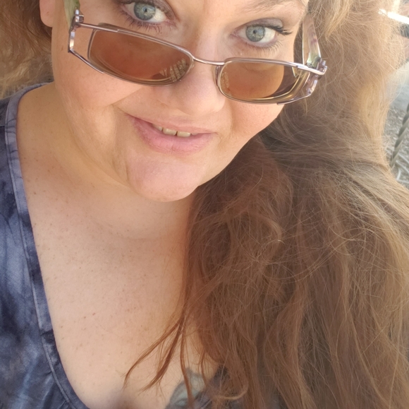 Meet your Posher, Kelli - Picture 10 of 10